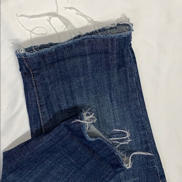 Cropped Blue Jeans - Picture 11 of 12